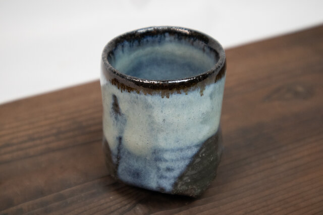 碧灰窯変2024 たっぷり入る細長ぐい吞み | iichi 日々の暮らしを