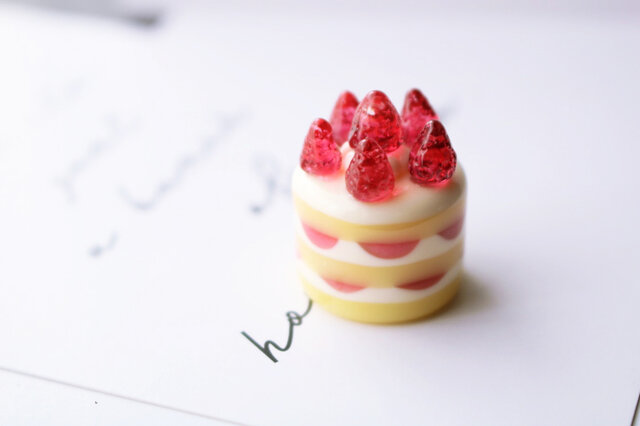 ガラスのミニチュア苺ショートケーキ ☆ガラスのミニチュア洋菓子店