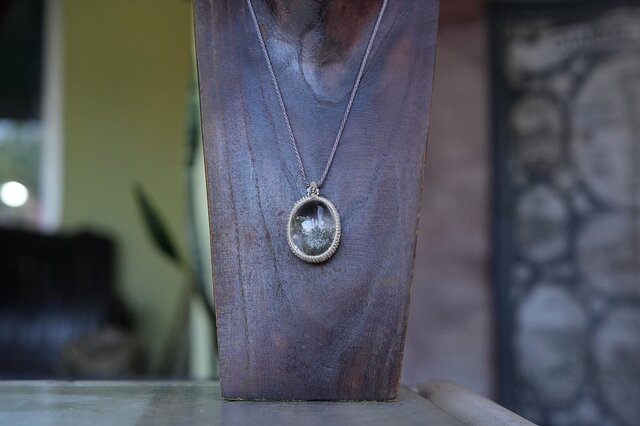 ピンクとグリーンの光シャワー☆ガーデンクォーツ マクラメネックレス