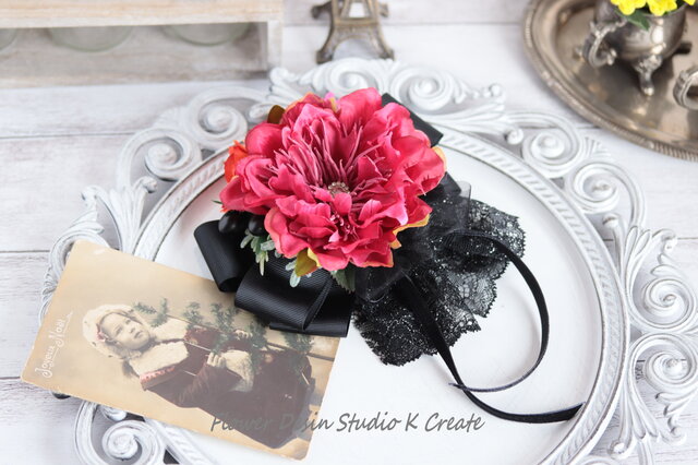 ビジューなピオニーと黒いリボンのヘアクリップ ローズピンク ロリータ