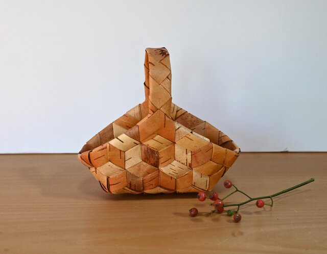 AZ−182 北欧ヴィンテージ 白樺の三角かご　コーン　カゴ　北欧インテリアに AZ−181 北欧ヴィンテージ 白樺のかご カゴ 北欧インテリアにおすすめ