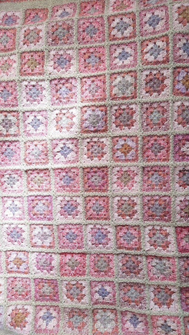 手編みのブランケット（桜） | iichi 日々の暮らしを心地よく