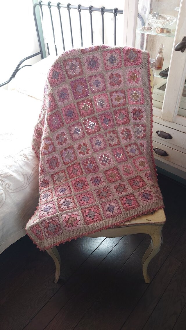 手編みのブランケット（桜） | iichi 日々の暮らしを心地よくする