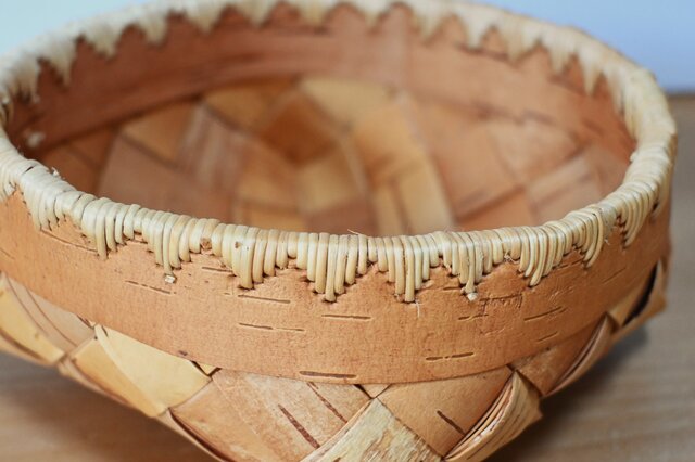 白樺のフォークロアな根かがりかご | iichi 日々の暮らしを