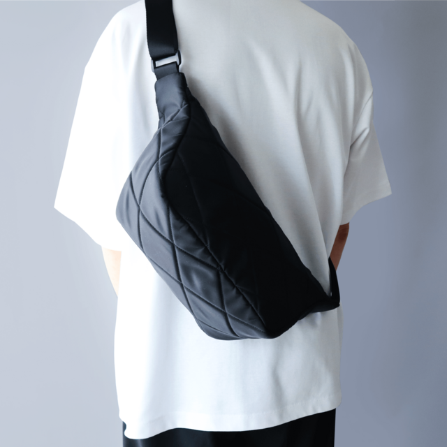 MA-1 キルティング ボディバッグ / ブラック | iichi 日々の暮らしを