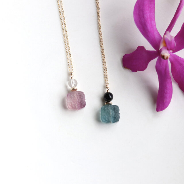 香水瓶モチーフ 天然石フローライト ネックレス 14Kgf アレルギー対応