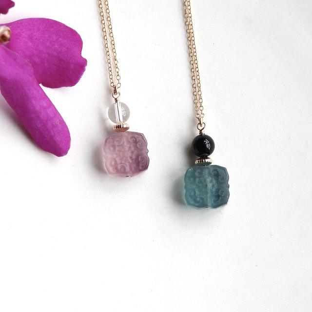 香水瓶モチーフ 天然石フローライト ネックレス 14Kgf アレルギー対応