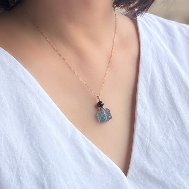 香水瓶モチーフ 天然石フローライト ネックレス 14Kgf アレルギー対応