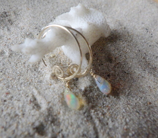 宝石質】*14kgf*Swirl and Opal プレシャスオパールの渦巻きピアス☆槌