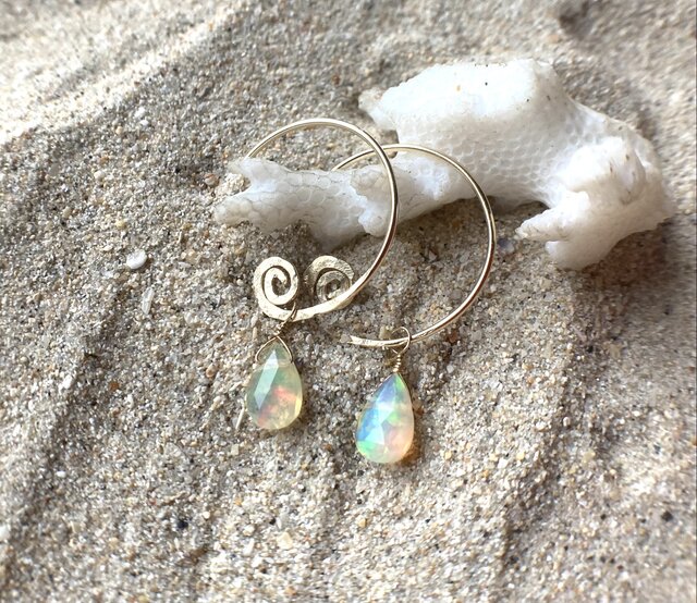 宝石質】*14kgf*Swirl and Opal プレシャスオパールの渦巻きピアス☆槌