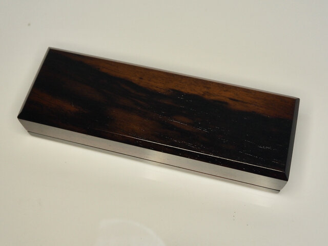 黒柿の楊枝箱 | iichi 日々の暮らしを心地よくするハンドメイドや