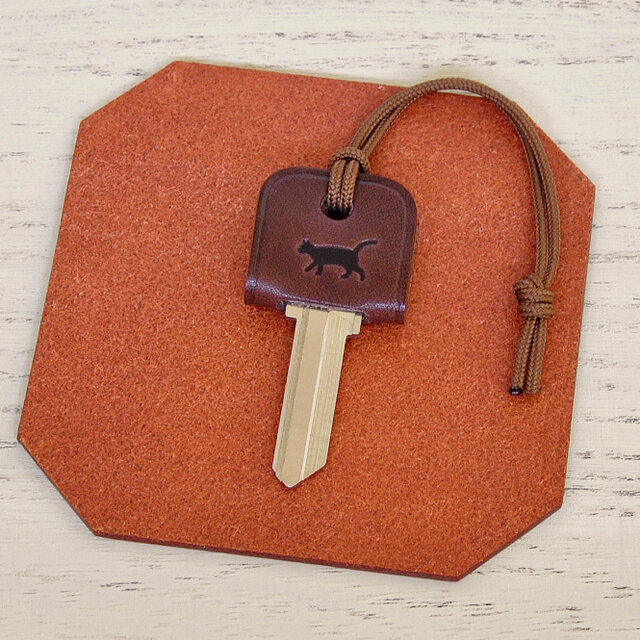 猫の刻印（焼印）入り ヌメ革かんたんキーカバー MIWA