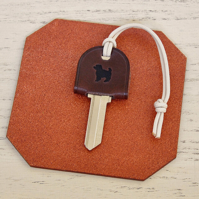 トイプードルの刻印（焼印）入り ヌメ革かんたんキーカバー GOAL