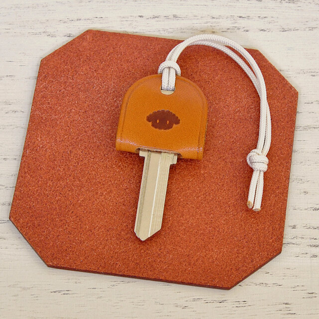 トイプードル（顔）の刻印（焼印）入り ヌメ革かんたんキー