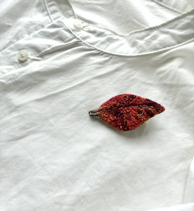 まなみんです様専用 秋のブーケブローチ＋紅葉の立体刺繍