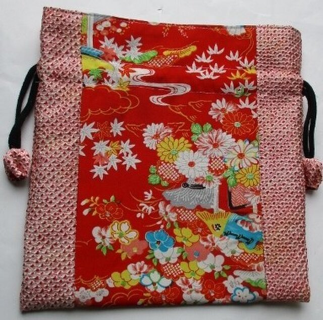 7987 絞りと花柄の着物で作った巾着袋 | iichi 日々の暮らしを