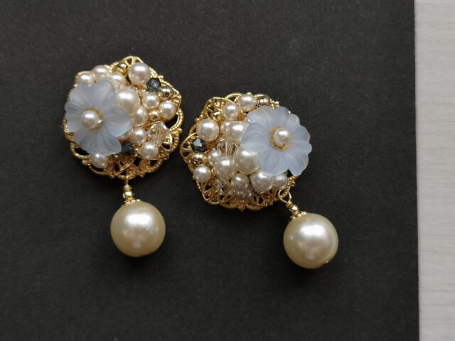 ★SWAROVSKI★Lousion Pearl Earrings パール ジルコニア ピアス Louison Pearl stud earrings, Leaf, White, Rhodium plated