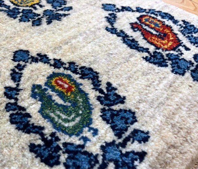 春入荷】ペルシャ ギャッベ 玄関マット 88×65㎝ ベージュ 鳥 花輪