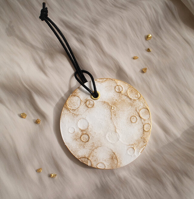 lunar surface aroma tablet | 月面アロマタブレット