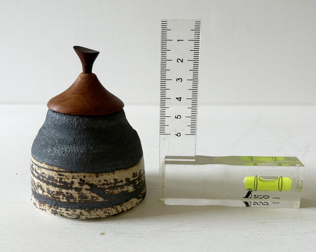 広口・焼〆 | iichi 日々の暮らしを心地よくするハンドメイドや