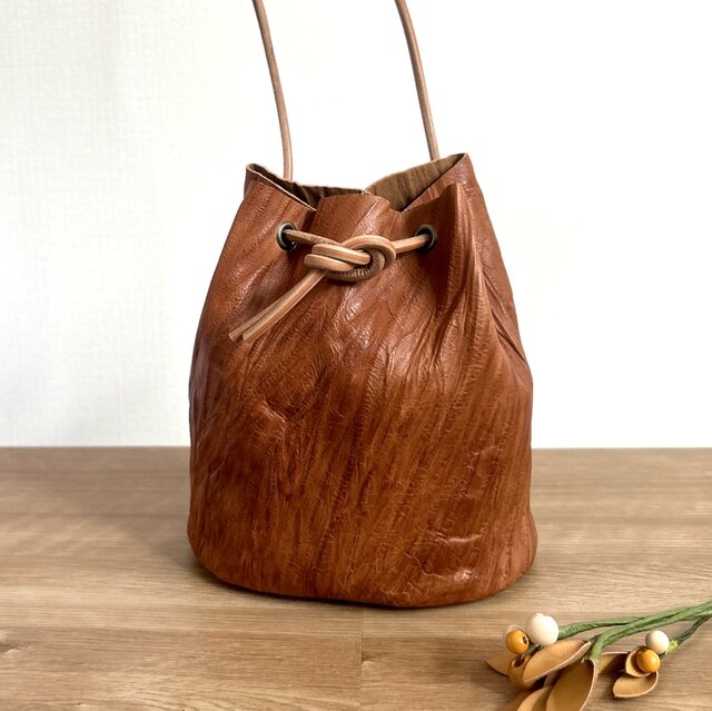 【極上】Tochca エメ ショルダー ベジタブルタンニンなめしイタリアンレザー 極上】Tochca エメ ショルダー ベジタブルタンニンなめしイタリアン