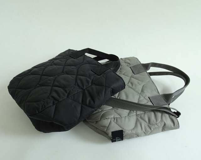 2WAYナイロンキルティングラウンドトートバッグ＜カーキグレー