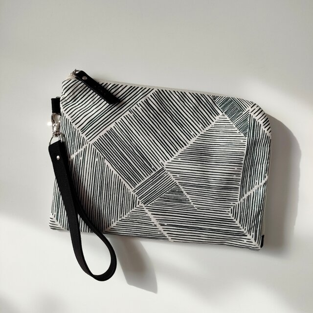 【クラッチポーチ（M）（L）005 】母子手帳や通帳・お薬手帳・パスポート・通院用にも