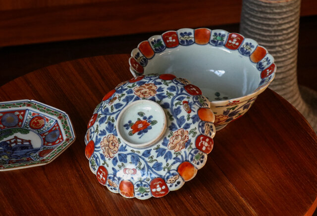 古伊万里 染錦 牡丹文 輪花蓋物 江戸後期 | iichi 日々の暮らしを