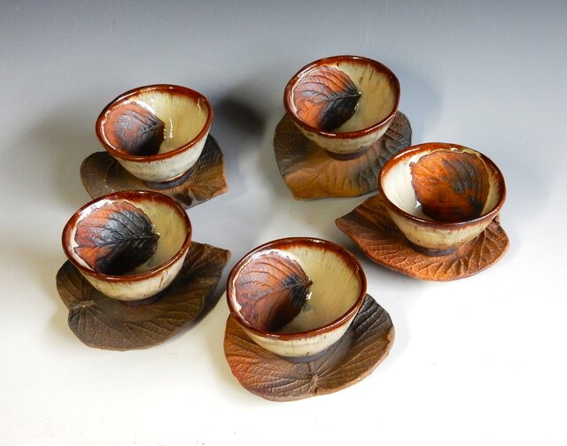 葉紋落ち葉くみ出し碗皿（5客揃い） | iichi 日々の暮らしを心地よく