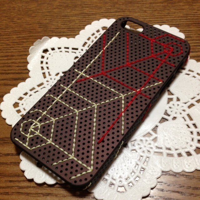 Mu_c05★スパイダーiPhone5ケース・ブラウンの画像1枚目