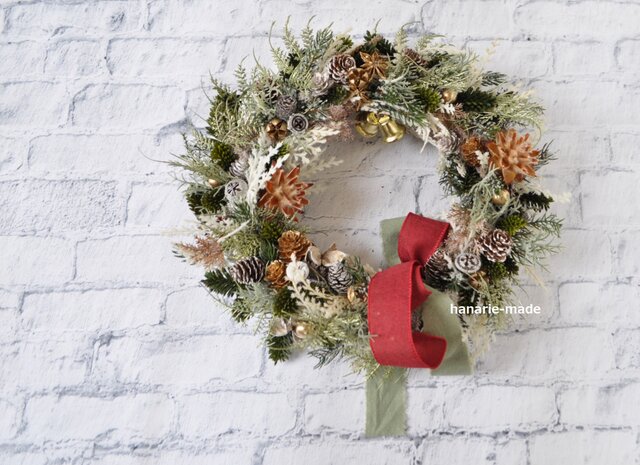 コニファーと木の実のリース ChristmasWreath