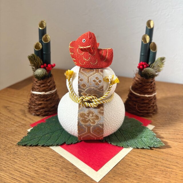 正絹縮緬 お正月飾り【おめで鯛鏡餅】ギフトラッピング対応 上品 個性