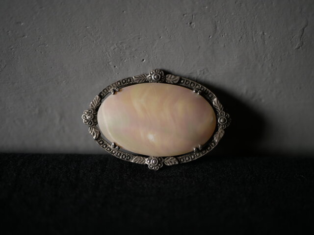 【フランス】アンティーク マザーオブパール ブローチ19世紀後半 ブラス 純銀 白蝶貝 アンティークブローチ マザーオブパール フランス