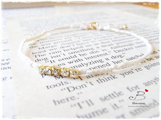 B094刺繍糸の四つ編みブレスレット-white-の画像1枚目