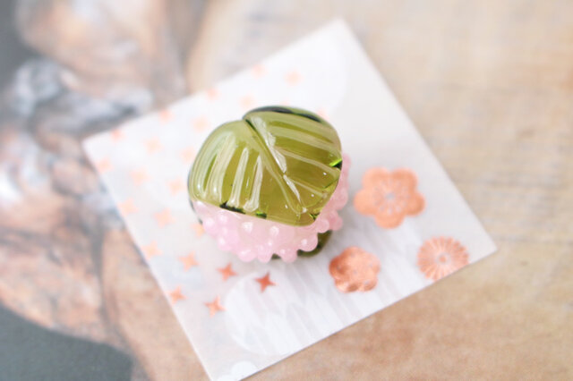 ガラスのミニチュア和菓子・桜餅 ☆ガラスのミニチュア和菓子店