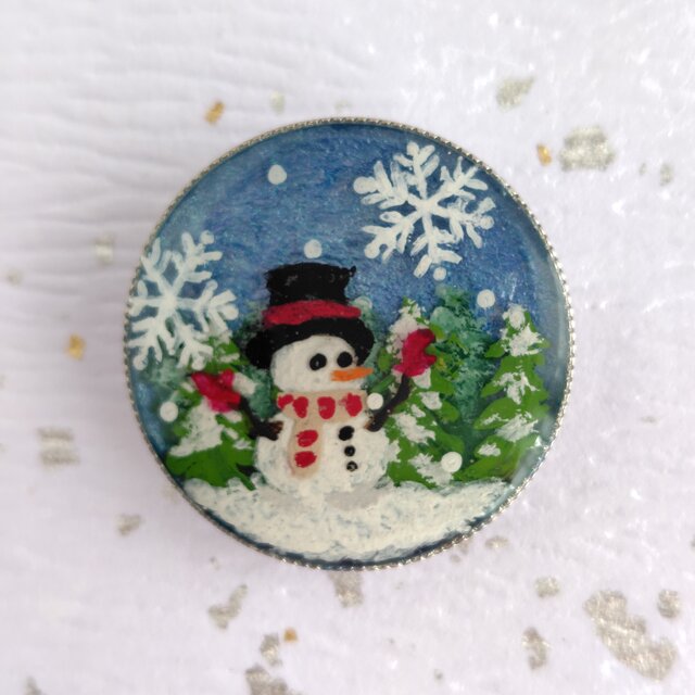 クリスマスの日の雪だるま（2ｗay）＊手描きレジンの帯留め＆ブローチ