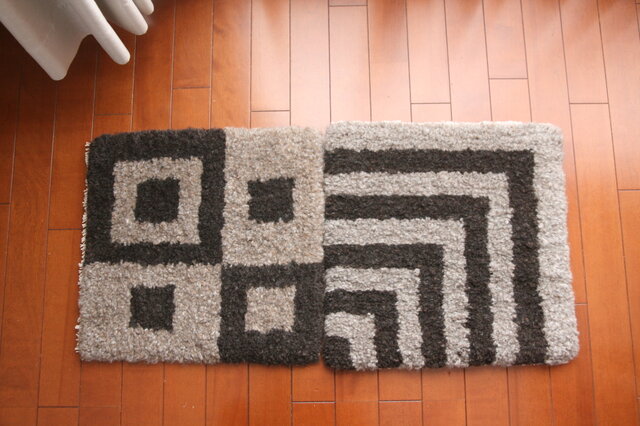 SALE)ノッティングチェアマット ホームスパン（手紡ぎ手織り）【波紋3