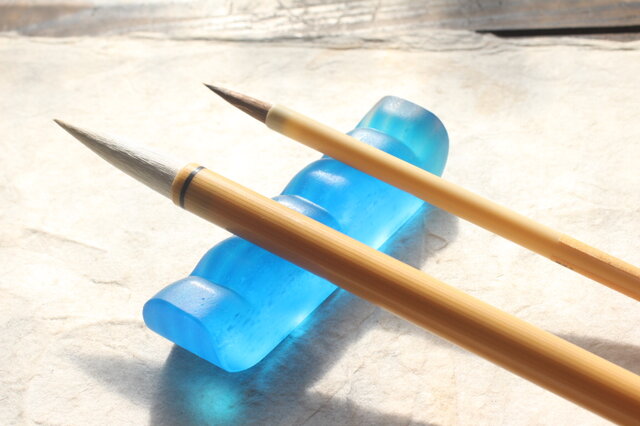 筆置 ガラス　硝子 再販】ガラス製 書道具 筆置き 筆架「とぅるんなる・空」 | iichi 日々