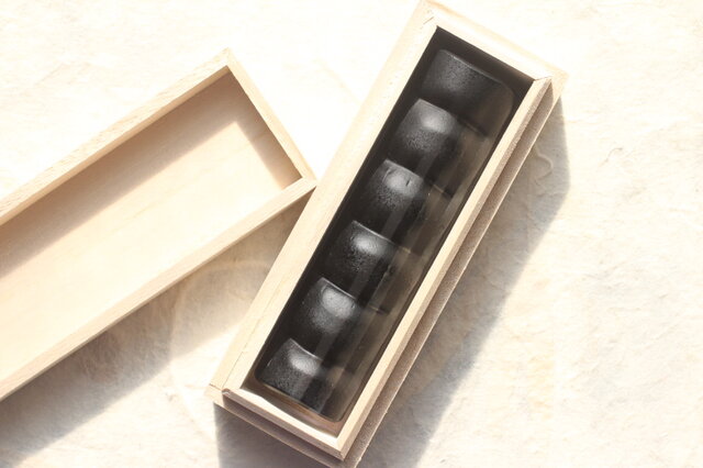 再販】ガラス製 書道具 筆置き 筆架「とぅるんなる・紫」 | iichi 日々