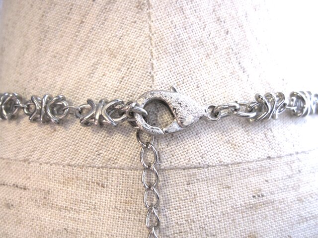 天然石とトンボ玉のネックレス お花いっぱいのとんぼ玉を水晶(天然石)と合わせた豪華な