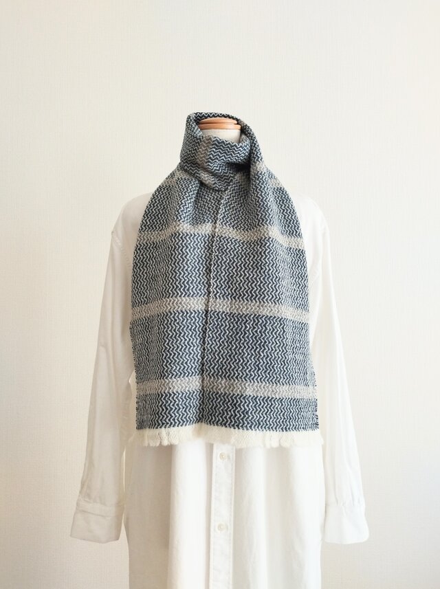 さざ波模様/紺色xベージュ/マフラー