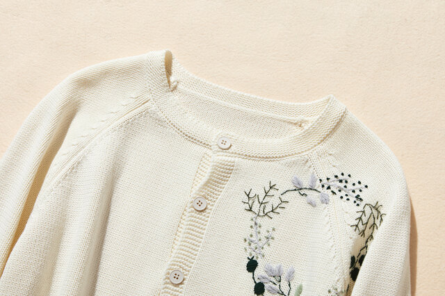 gasa*grue ガサグルー　コットンカーディガン　刺繍 コーデに華やかさをプラスしてくれる 花のサークル刺繍