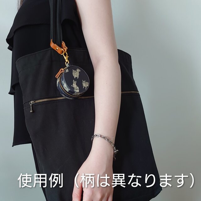 リバティプリントポーチ S ミャオウ | iichi 日々の暮らしを心地よく