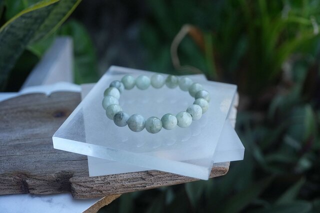 大粒ミャンマー産本翡翠ブレスレット1618 | iichi 日々の暮らしを