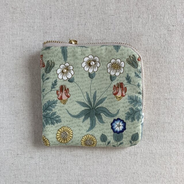 【送料無料】コインケース　キーケース　お薬ポーチ　ウィリアムモリスのひなぎく
