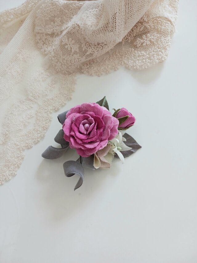 染め布花＊蕾つき薔薇のクリップつきコサージュ 髪飾り | iichi 日々の