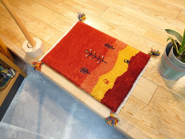 春入荷】ペルシャ ギャッベ 玄関マット小 55×41cm 茜色 桃色 夕日