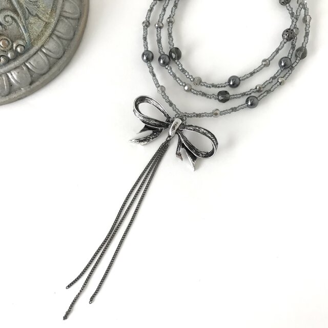 アンティーク調 リボン Y字ネックレス メタルグレー モノトーン Y