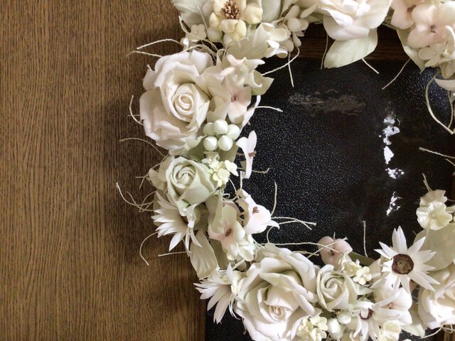 薔薇リース(布花) | iichi 日々の暮らしを心地よくする