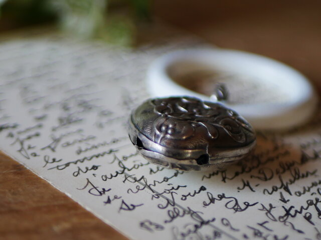 フランスアンティーク 純銀 ヤドリギのべべ用カップ フランスアンティーク 純銀 ヤドリギのべべ用カップ